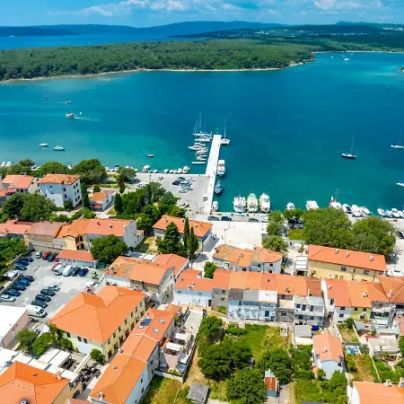 Apartment Downtown Punat