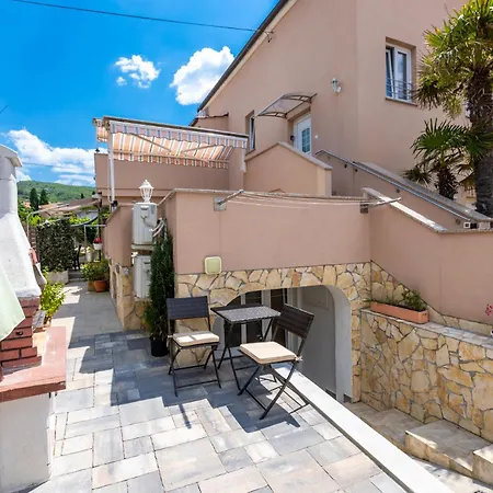 Downtown アパート プナト